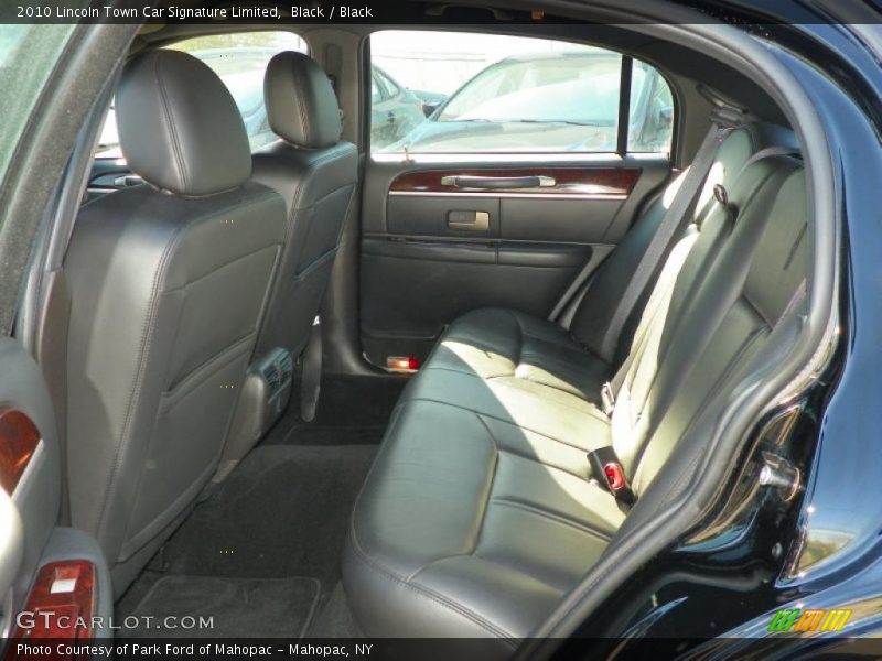  2010 Town Car Signature Limited Black Interior