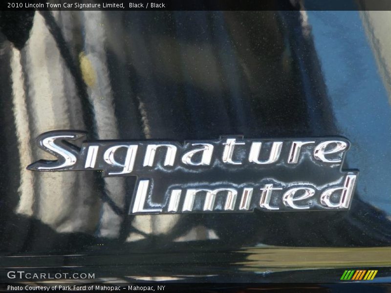  2010 Town Car Signature Limited Logo