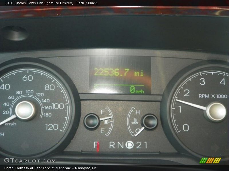  2010 Town Car Signature Limited Signature Limited Gauges