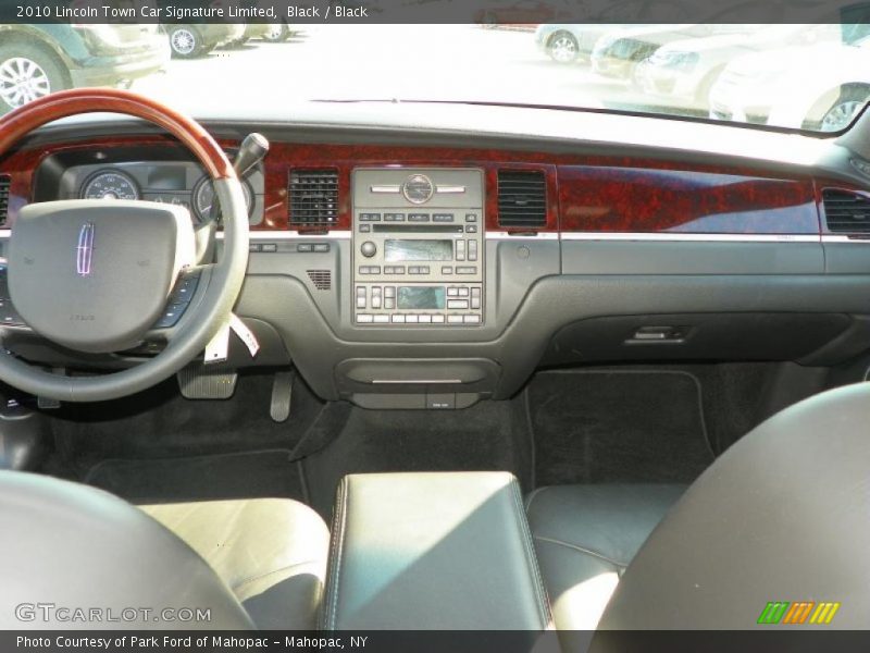 Dashboard of 2010 Town Car Signature Limited