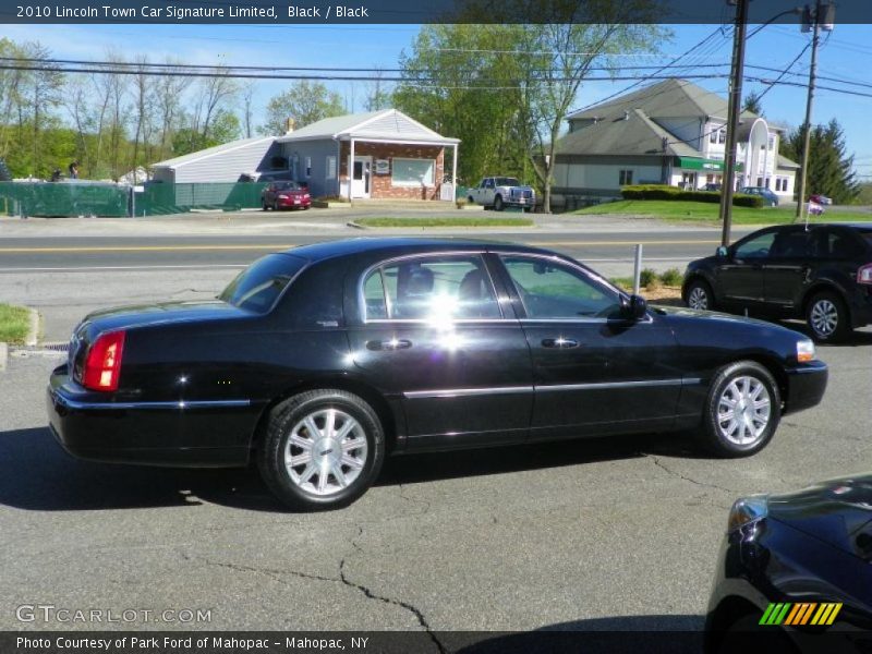  2010 Town Car Signature Limited Black