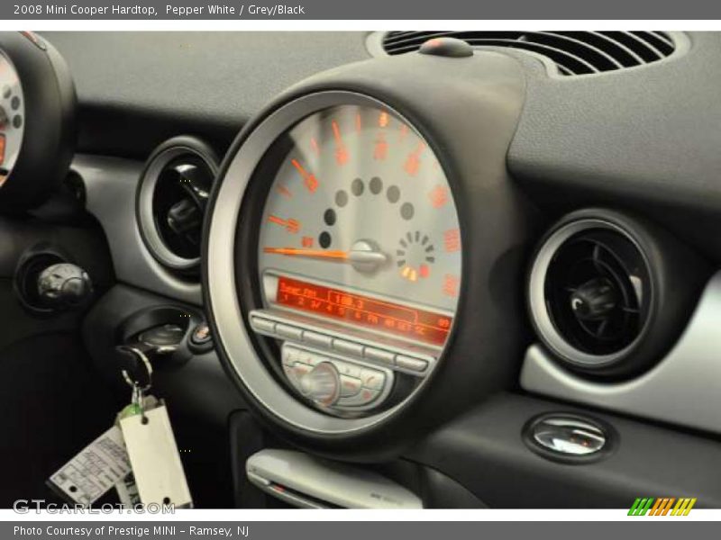 Pepper White / Grey/Black 2008 Mini Cooper Hardtop