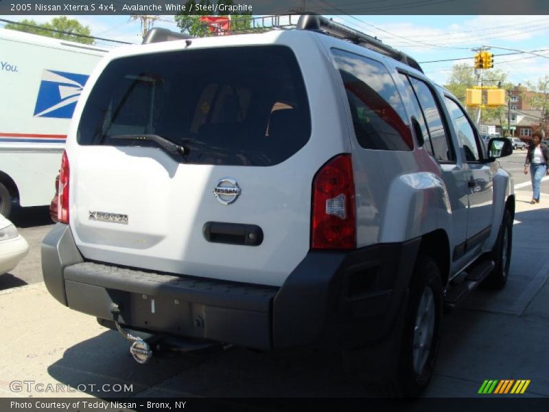 Avalanche White / Steel/Graphite 2005 Nissan Xterra S 4x4