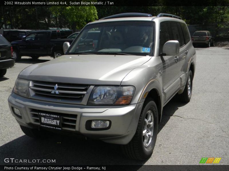 Sudan Beige Metallic / Tan 2002 Mitsubishi Montero Limited 4x4