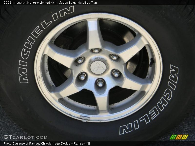 Sudan Beige Metallic / Tan 2002 Mitsubishi Montero Limited 4x4