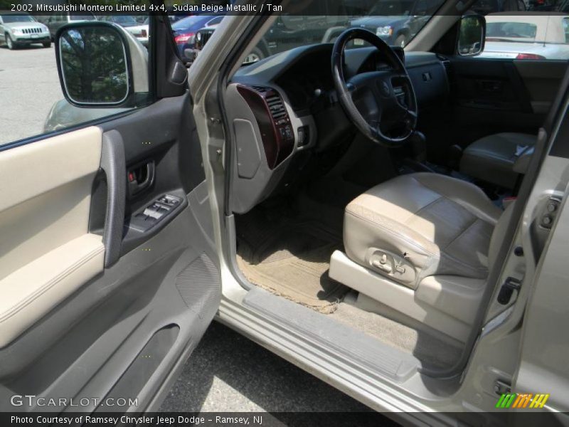 Sudan Beige Metallic / Tan 2002 Mitsubishi Montero Limited 4x4