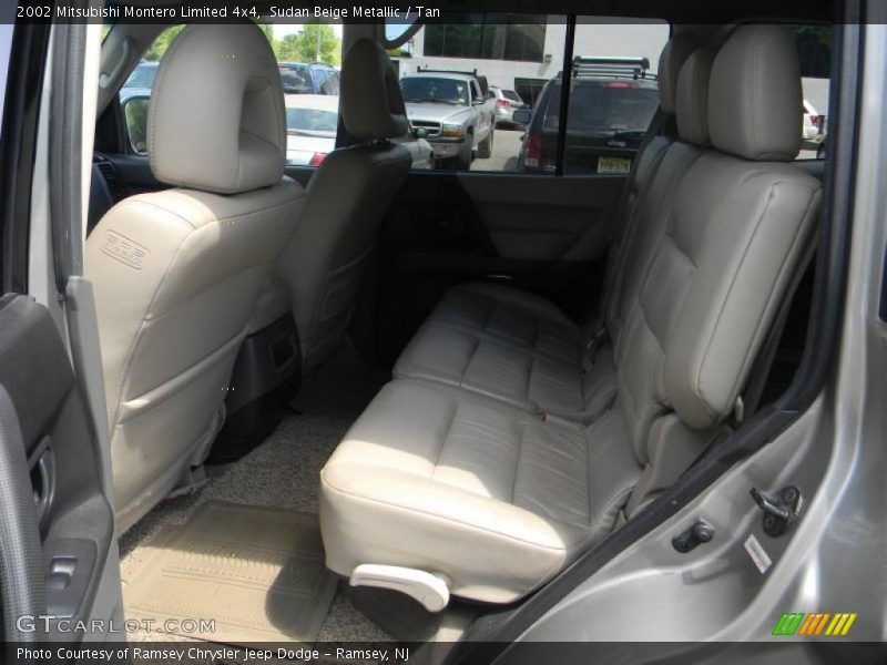 Sudan Beige Metallic / Tan 2002 Mitsubishi Montero Limited 4x4