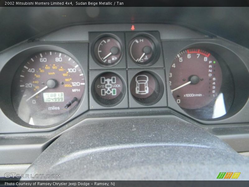 Sudan Beige Metallic / Tan 2002 Mitsubishi Montero Limited 4x4