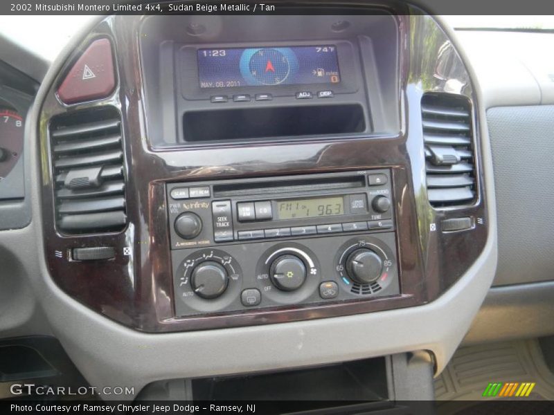 Sudan Beige Metallic / Tan 2002 Mitsubishi Montero Limited 4x4