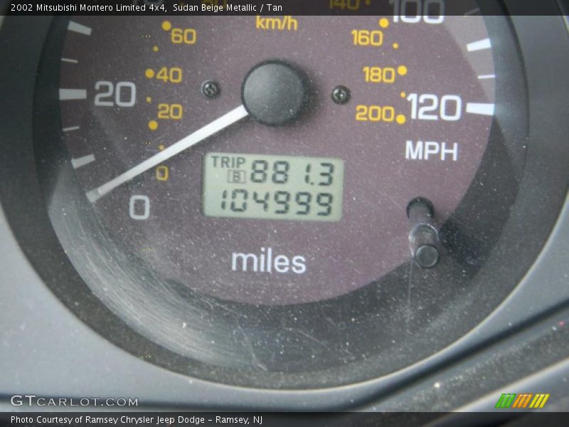 Sudan Beige Metallic / Tan 2002 Mitsubishi Montero Limited 4x4