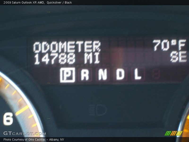 Quicksilver / Black 2009 Saturn Outlook XR AWD