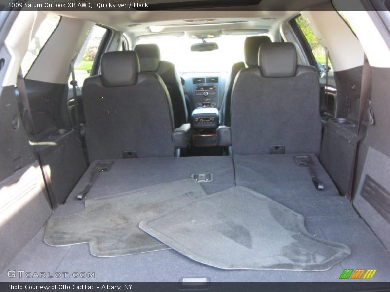 Quicksilver / Black 2009 Saturn Outlook XR AWD