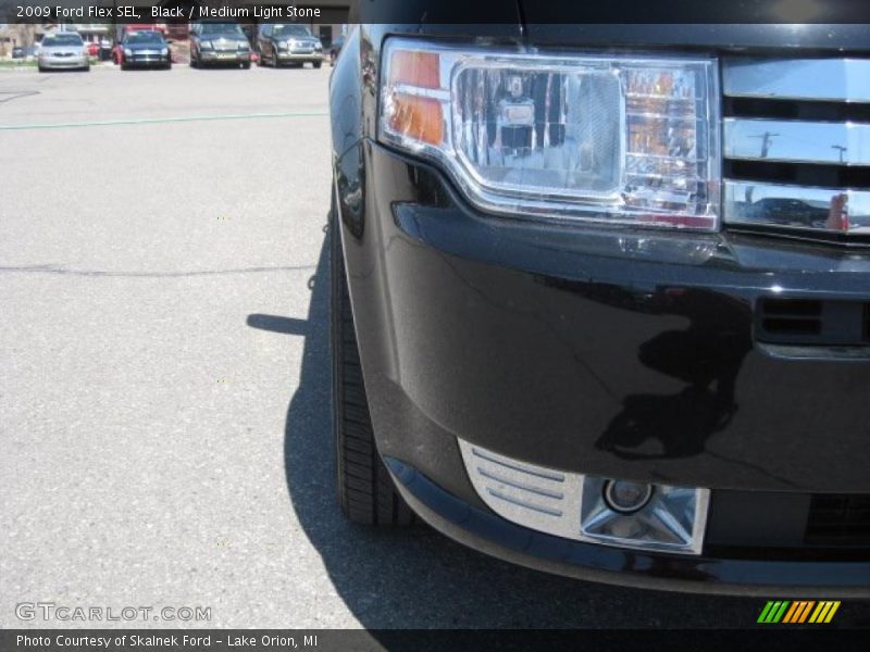 Black / Medium Light Stone 2009 Ford Flex SEL