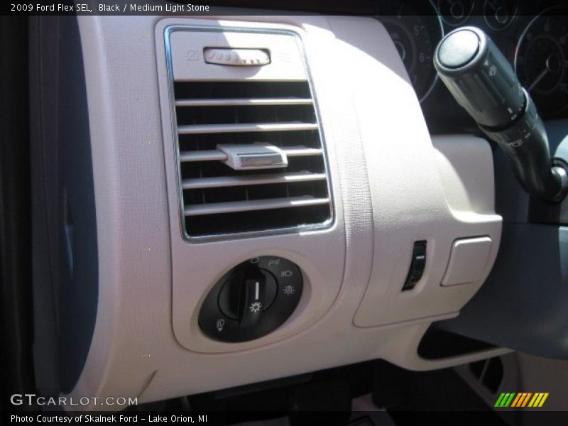 Black / Medium Light Stone 2009 Ford Flex SEL