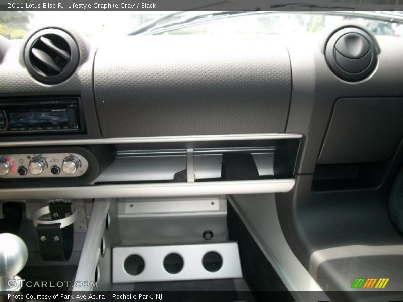 Dashboard of 2011 Elise R