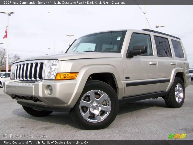 Light Graystone Pearl / Dark Khaki/Light Graystone 2007 Jeep Commander Sport 4x4
