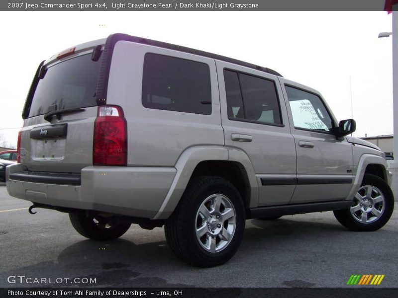Light Graystone Pearl / Dark Khaki/Light Graystone 2007 Jeep Commander Sport 4x4