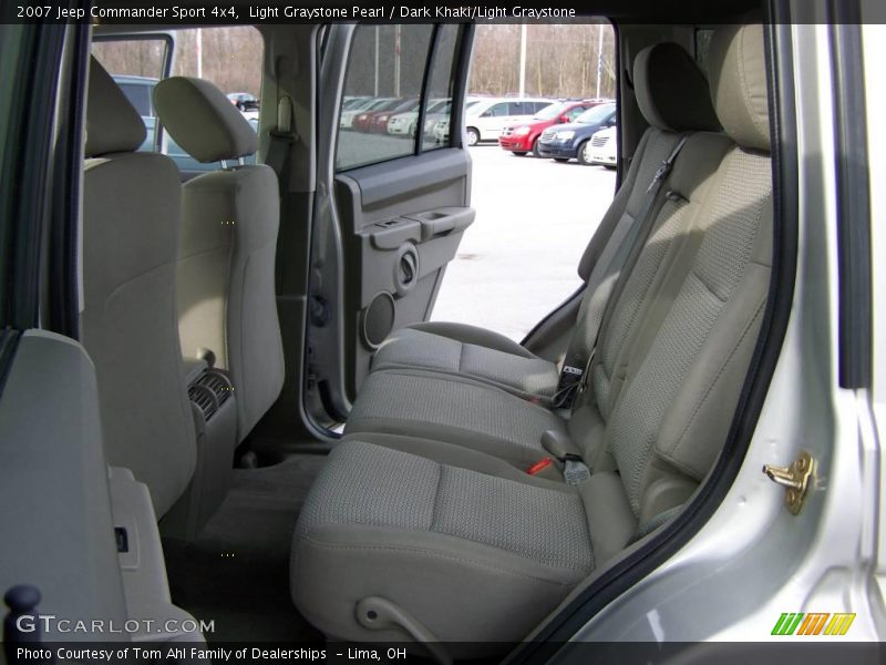 Light Graystone Pearl / Dark Khaki/Light Graystone 2007 Jeep Commander Sport 4x4