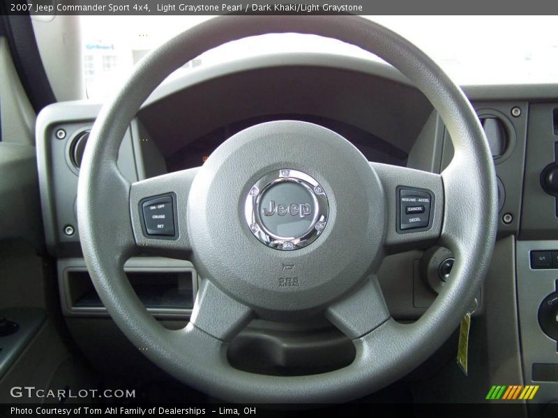 Light Graystone Pearl / Dark Khaki/Light Graystone 2007 Jeep Commander Sport 4x4