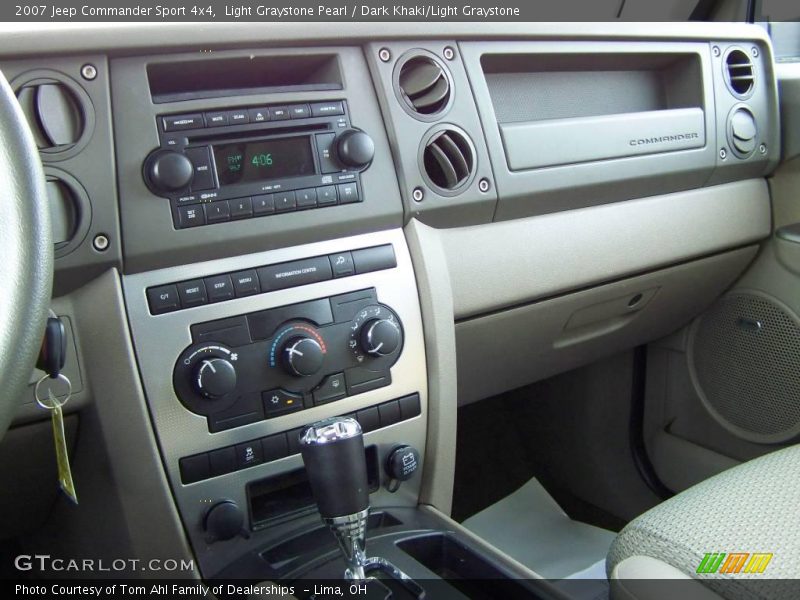 Light Graystone Pearl / Dark Khaki/Light Graystone 2007 Jeep Commander Sport 4x4