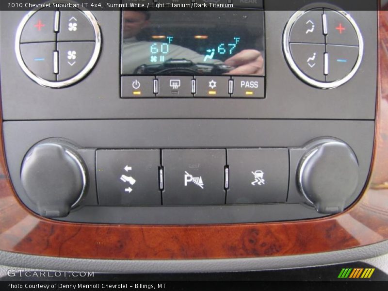 Summit White / Light Titanium/Dark Titanium 2010 Chevrolet Suburban LT 4x4