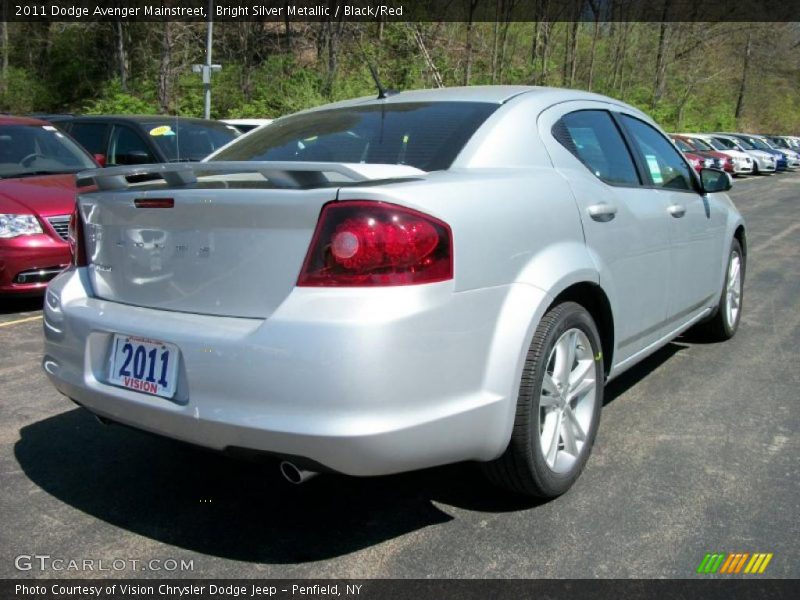 Bright Silver Metallic / Black/Red 2011 Dodge Avenger Mainstreet