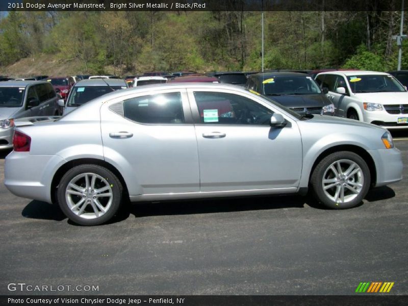 Bright Silver Metallic / Black/Red 2011 Dodge Avenger Mainstreet