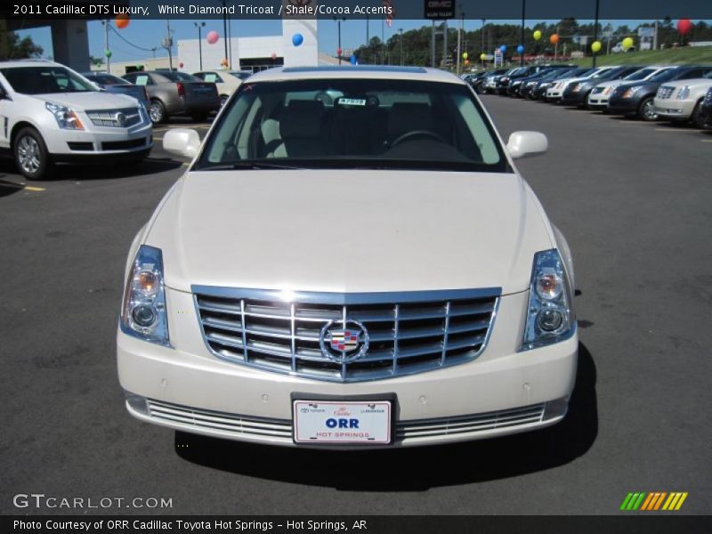 White Diamond Tricoat / Shale/Cocoa Accents 2011 Cadillac DTS Luxury