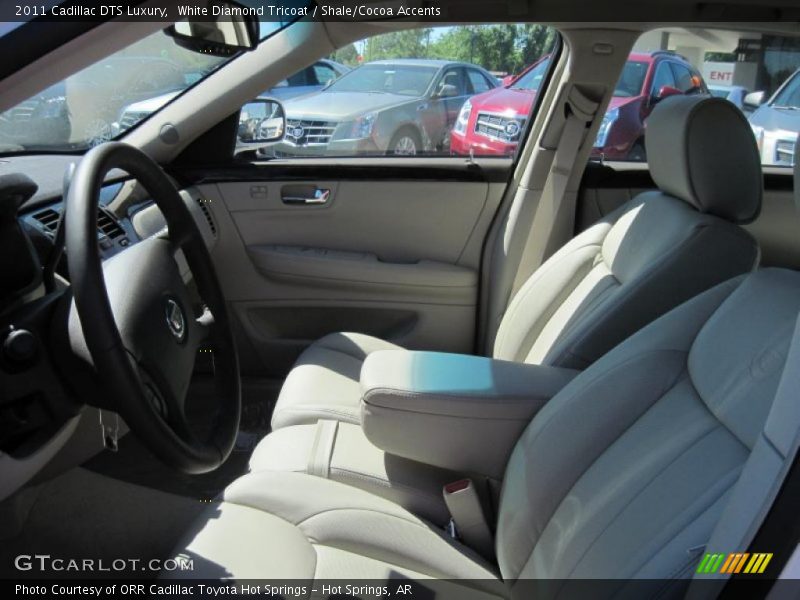 White Diamond Tricoat / Shale/Cocoa Accents 2011 Cadillac DTS Luxury