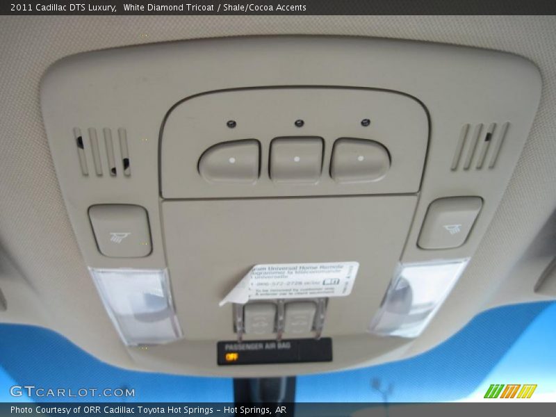 White Diamond Tricoat / Shale/Cocoa Accents 2011 Cadillac DTS Luxury