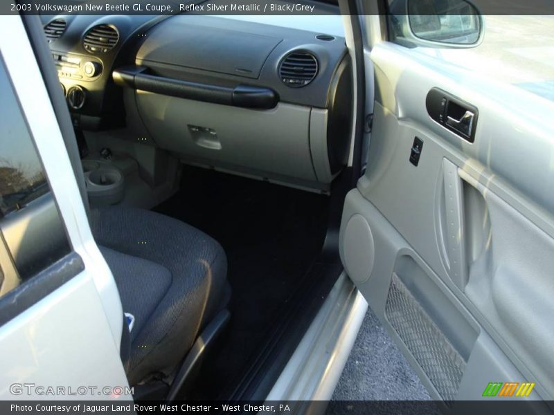Reflex Silver Metallic / Black/Grey 2003 Volkswagen New Beetle GL Coupe