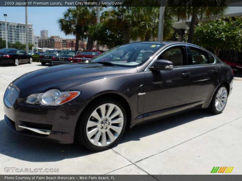 Front 3/4 View of 2009 XF Premium Luxury