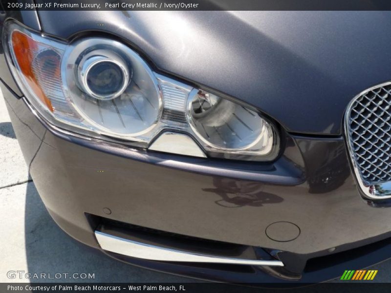 Pearl Grey Metallic / Ivory/Oyster 2009 Jaguar XF Premium Luxury