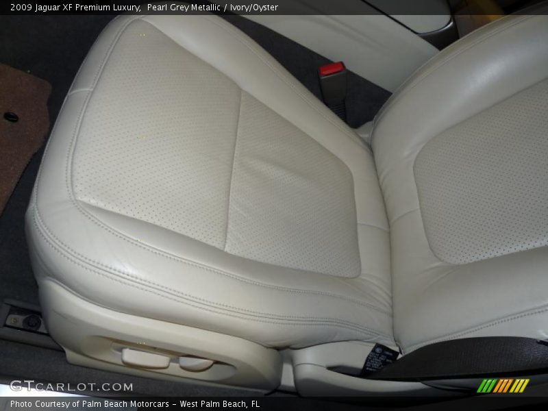 Pearl Grey Metallic / Ivory/Oyster 2009 Jaguar XF Premium Luxury