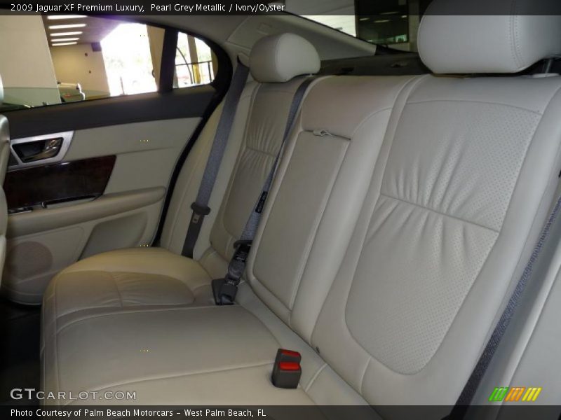 Pearl Grey Metallic / Ivory/Oyster 2009 Jaguar XF Premium Luxury