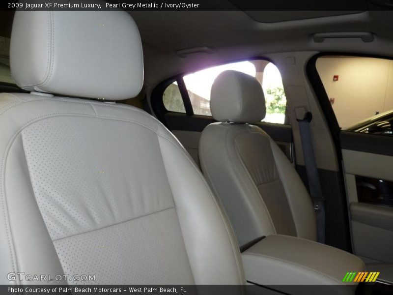 Pearl Grey Metallic / Ivory/Oyster 2009 Jaguar XF Premium Luxury
