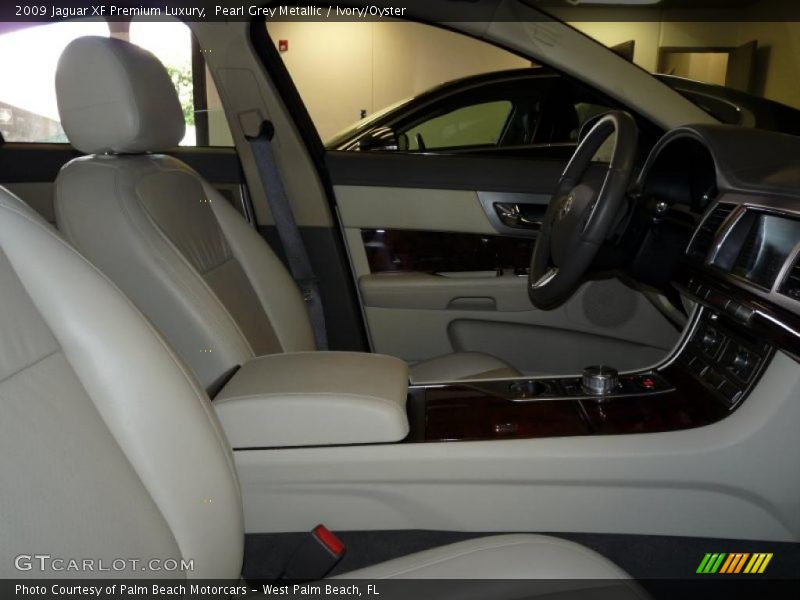 Pearl Grey Metallic / Ivory/Oyster 2009 Jaguar XF Premium Luxury