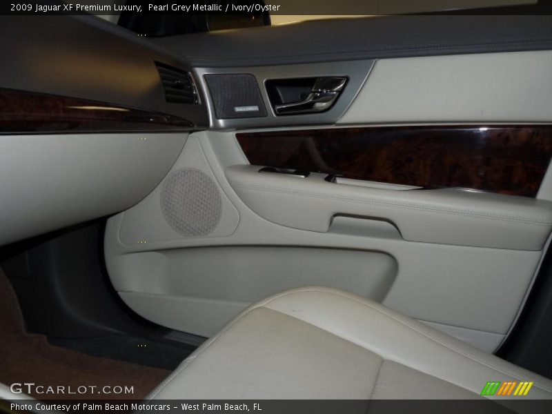 Pearl Grey Metallic / Ivory/Oyster 2009 Jaguar XF Premium Luxury