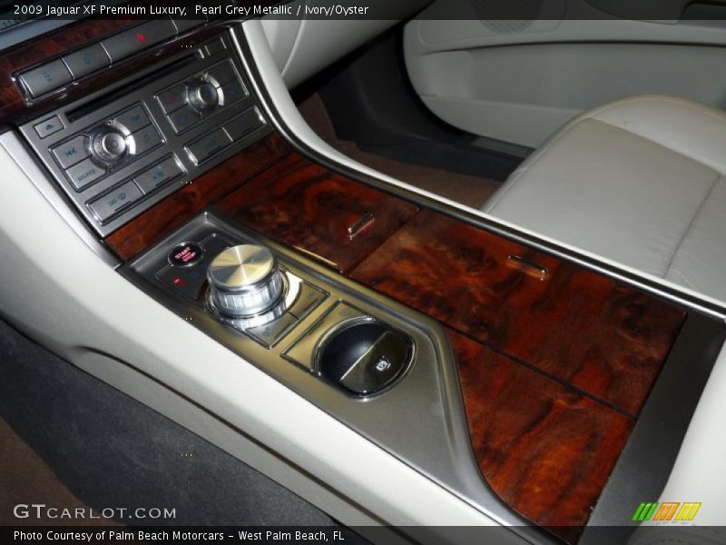Pearl Grey Metallic / Ivory/Oyster 2009 Jaguar XF Premium Luxury