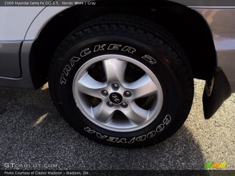 Nordic White / Gray 2006 Hyundai Santa Fe GLS 3.5