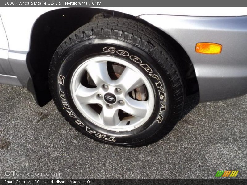 Nordic White / Gray 2006 Hyundai Santa Fe GLS 3.5