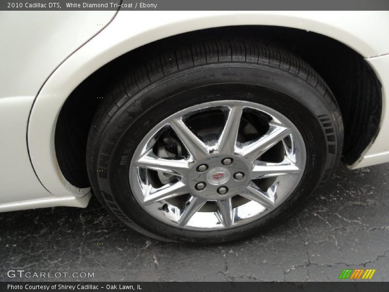 White Diamond Tri-coat / Ebony 2010 Cadillac DTS