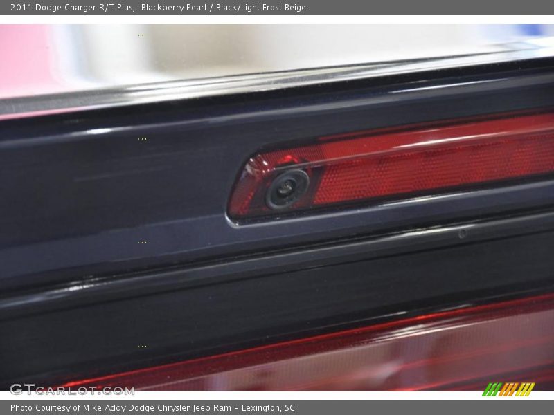 Blackberry Pearl / Black/Light Frost Beige 2011 Dodge Charger R/T Plus