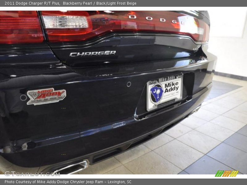 Blackberry Pearl / Black/Light Frost Beige 2011 Dodge Charger R/T Plus