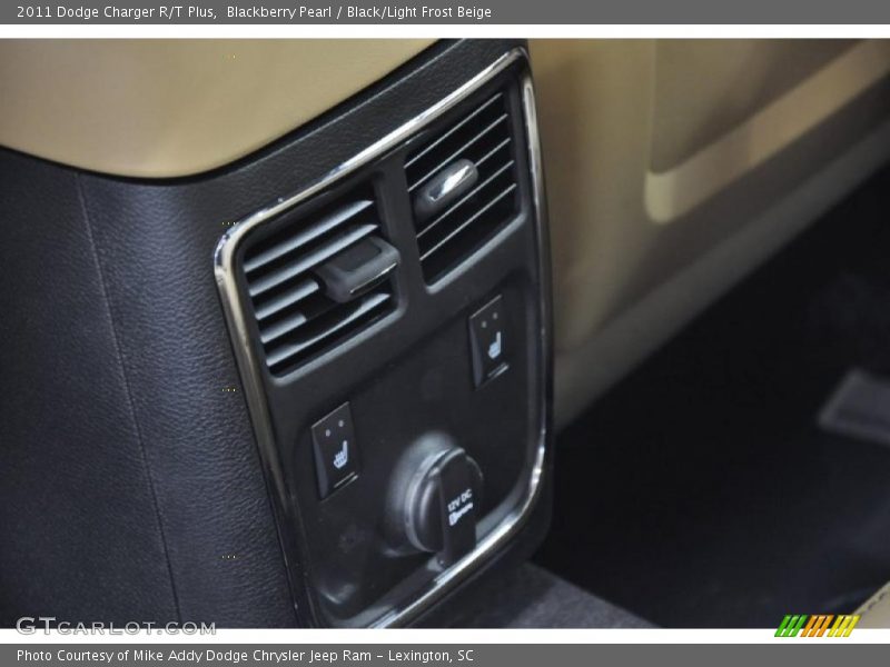 Blackberry Pearl / Black/Light Frost Beige 2011 Dodge Charger R/T Plus