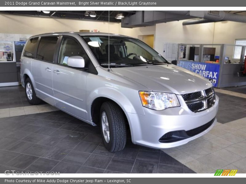Bright Silver Metallic / Black/Light Graystone 2011 Dodge Grand Caravan Mainstreet