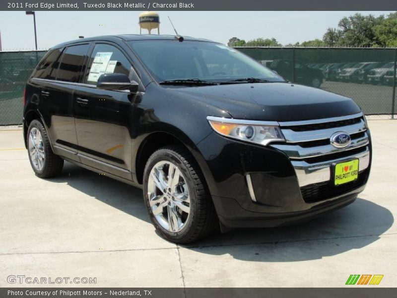 Front 3/4 View of 2011 Edge Limited