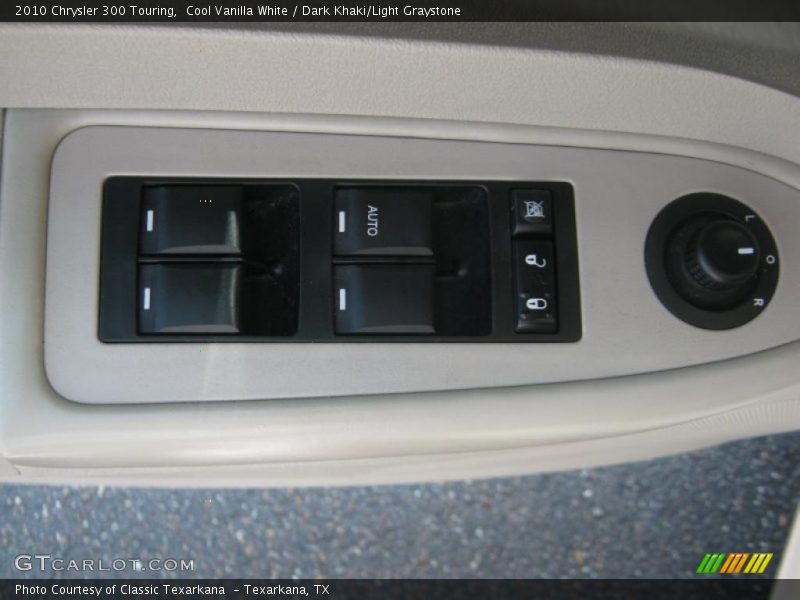 Cool Vanilla White / Dark Khaki/Light Graystone 2010 Chrysler 300 Touring