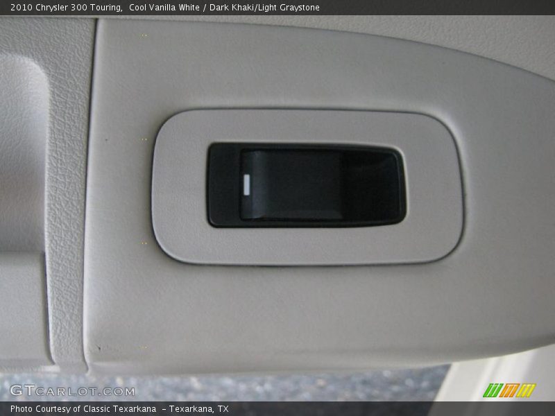 Cool Vanilla White / Dark Khaki/Light Graystone 2010 Chrysler 300 Touring