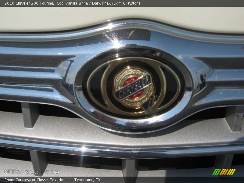 Cool Vanilla White / Dark Khaki/Light Graystone 2010 Chrysler 300 Touring